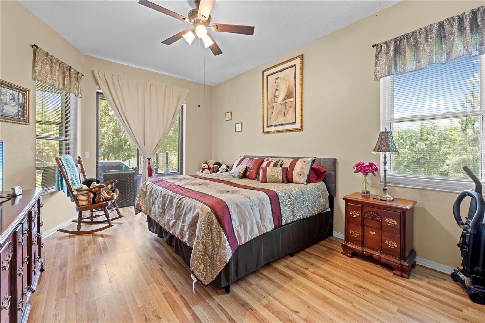 Image 39 of 66 For 22850 Skyview Circle