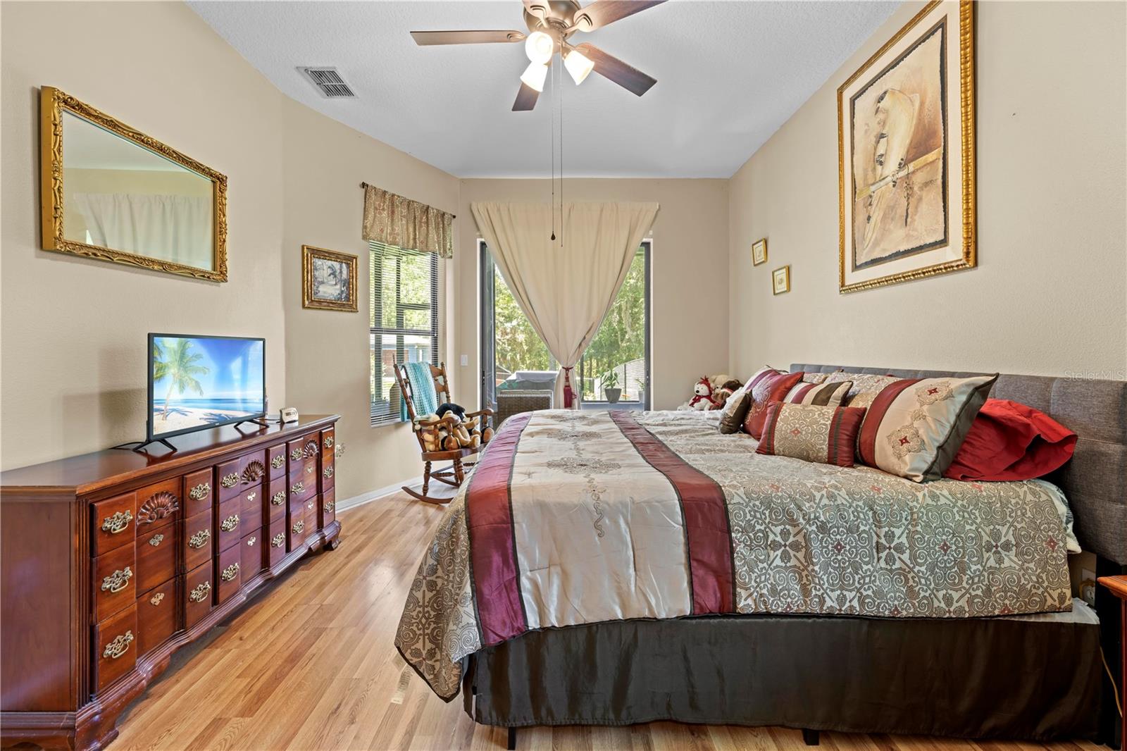 Image 40 of 66 For 22850 Skyview Circle