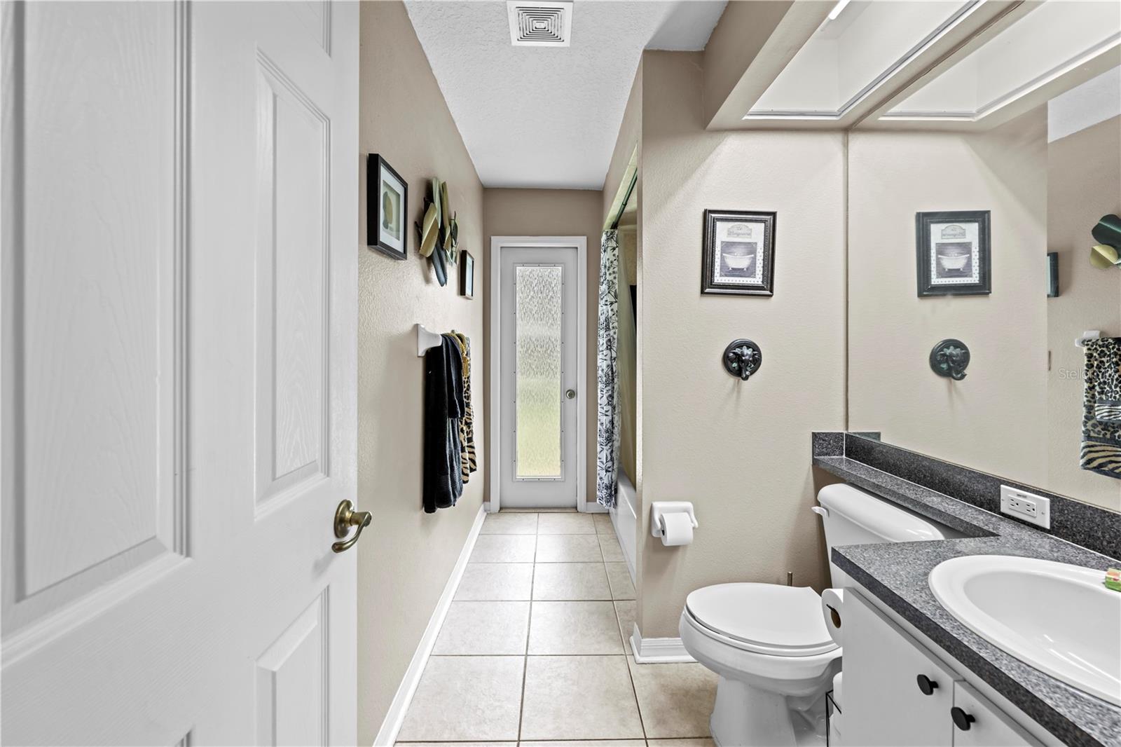 Image 47 of 66 For 22850 Skyview Circle