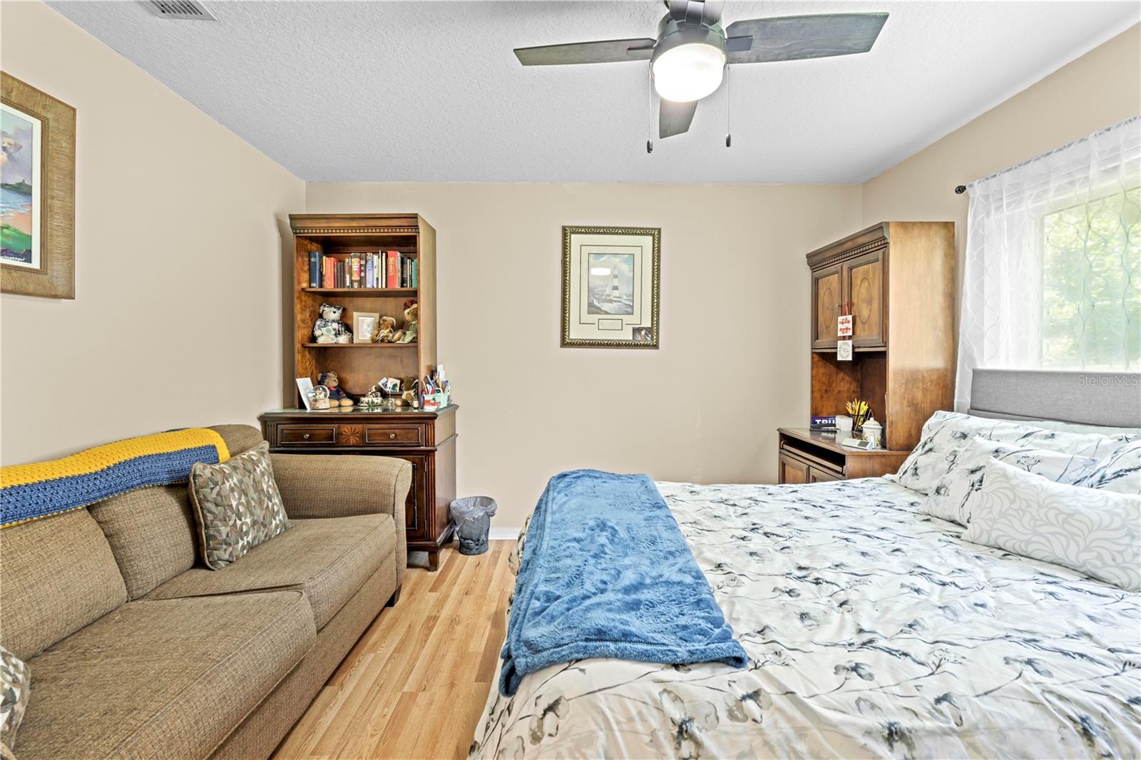 Image 52 of 66 For 22850 Skyview Circle