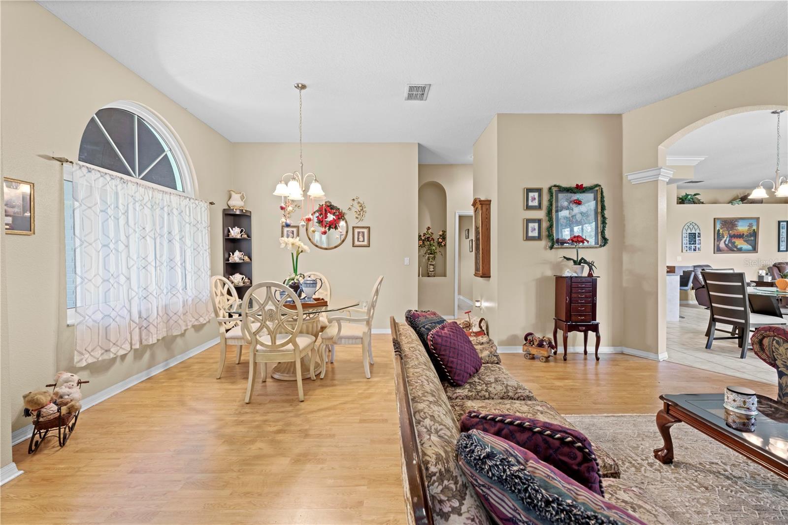 Image 8 of 66 For 22850 Skyview Circle