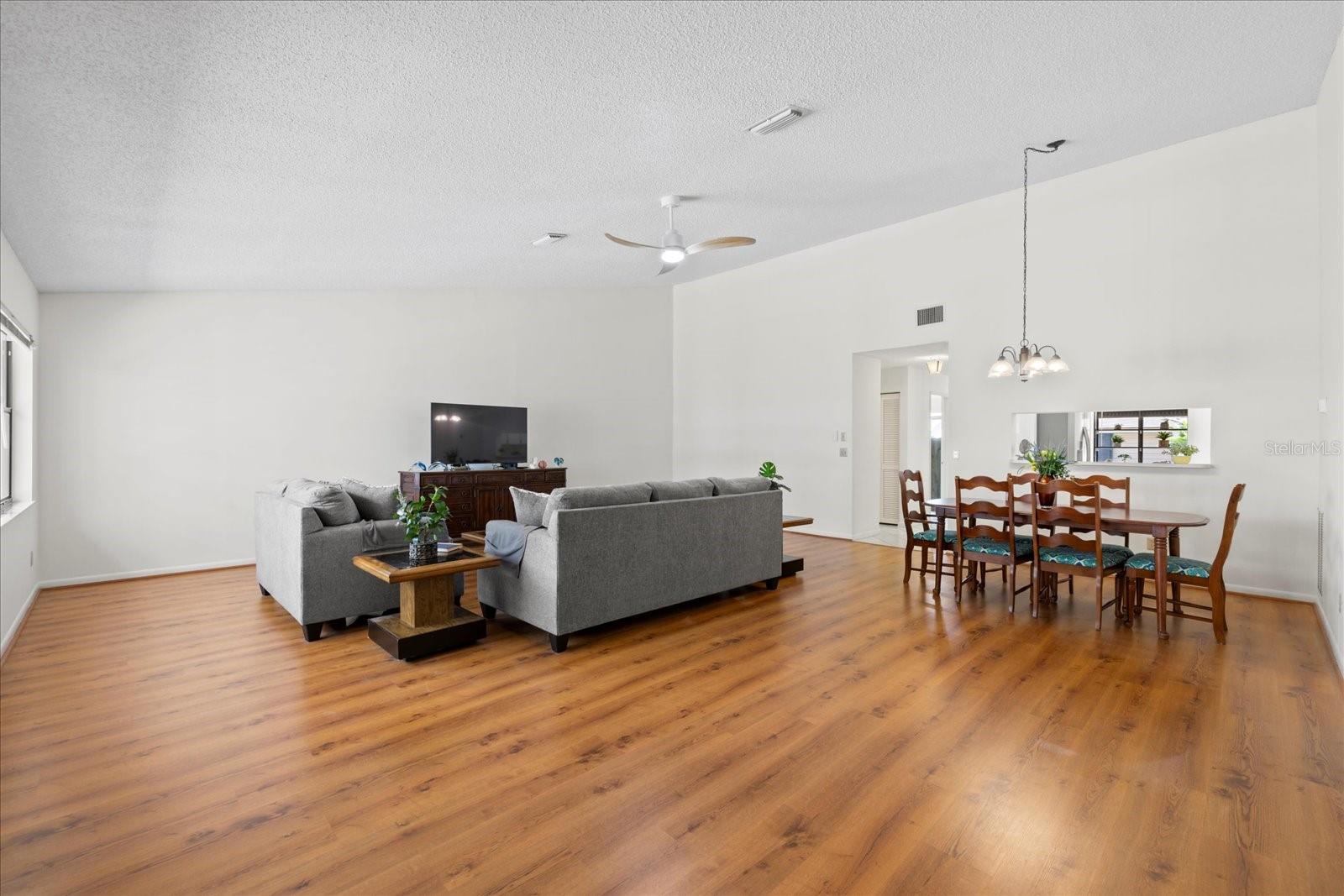 Image 10 of 45 For 11621 Pear Tree Drive