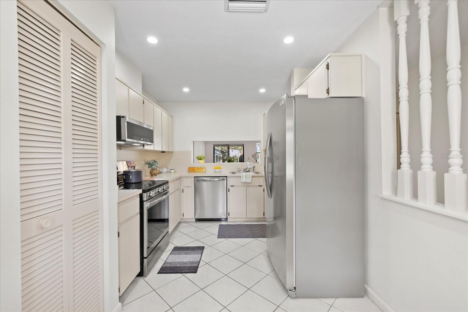 Image 24 of 45 For 11621 Pear Tree Drive