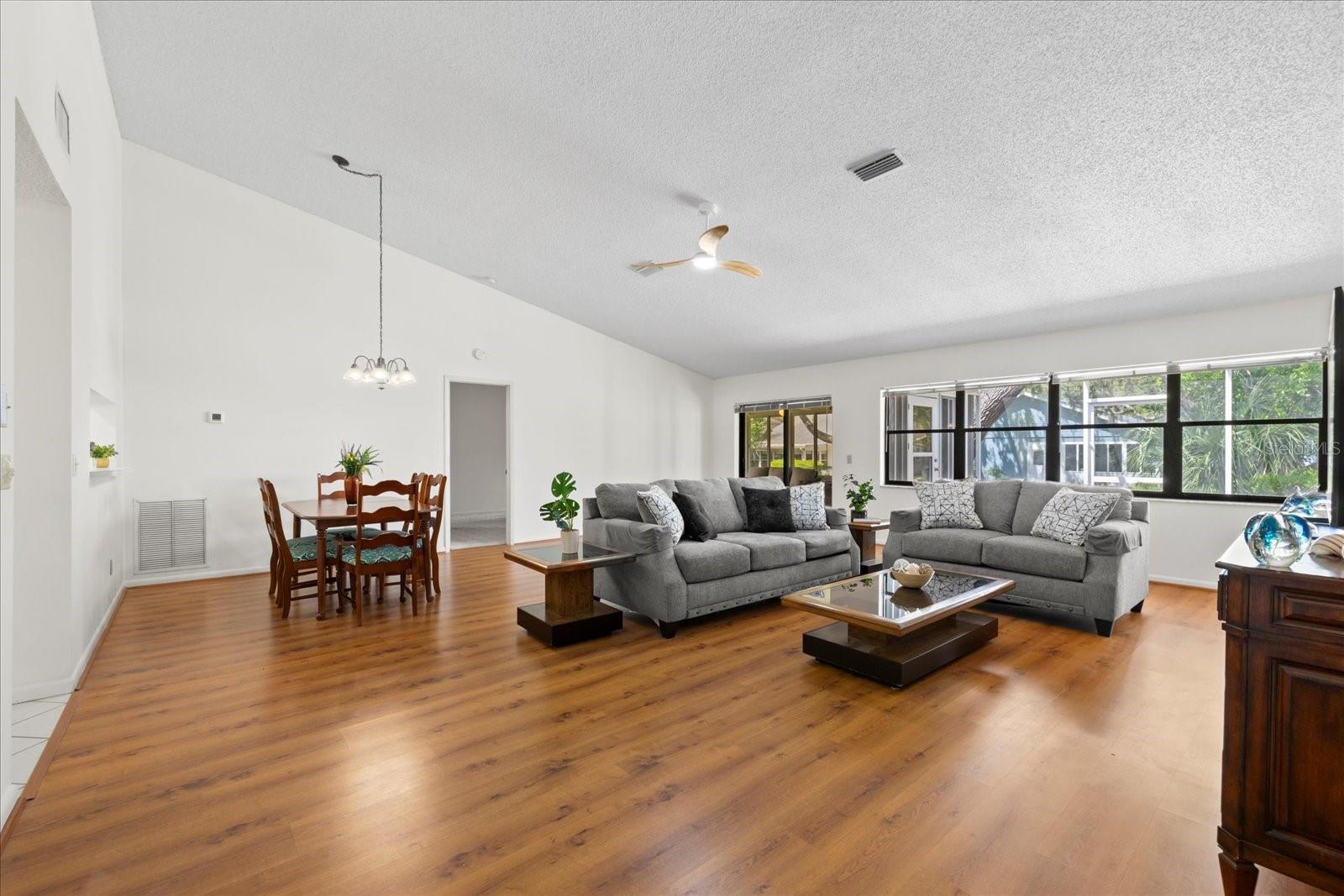 Image 31 of 45 For 11621 Pear Tree Drive
