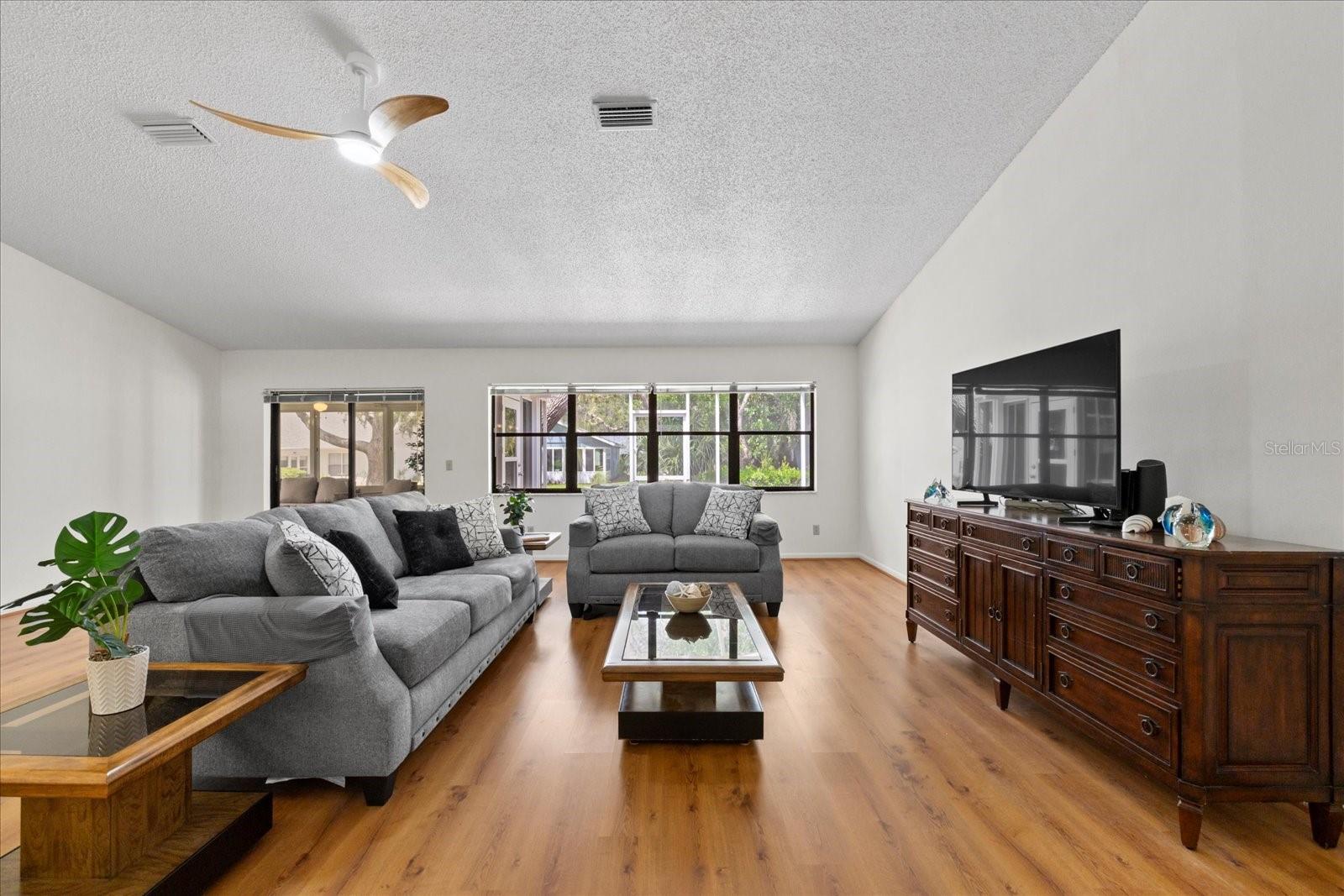 Image 32 of 45 For 11621 Pear Tree Drive