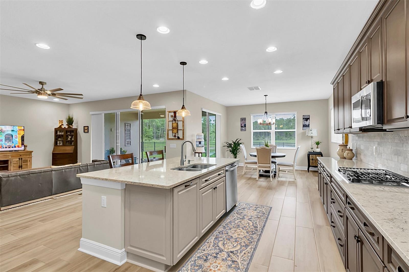 Listing photo id 8 for 11876 Ranchers Gap Drive
