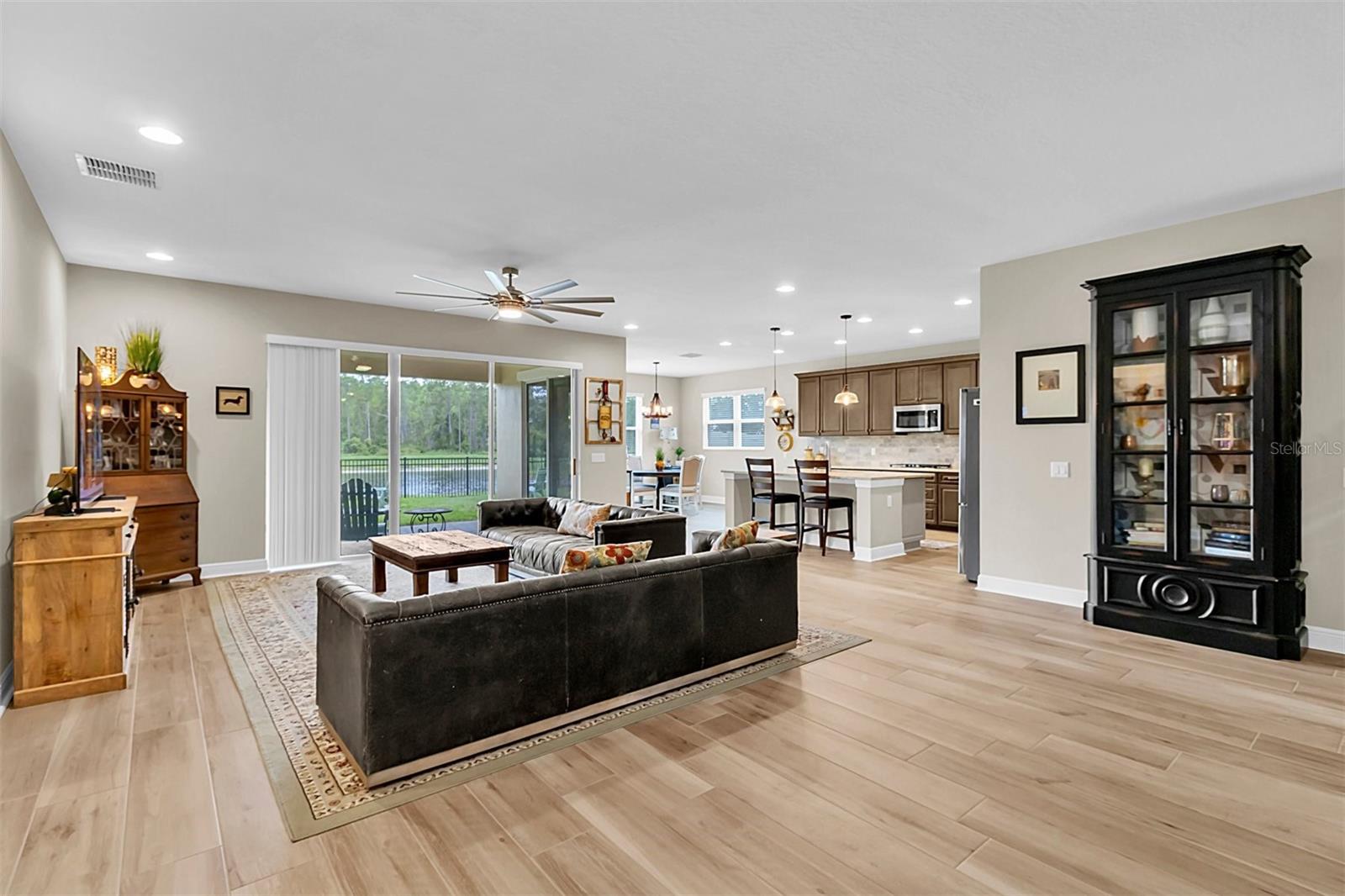 Listing photo id 2 for 11876 Ranchers Gap Drive