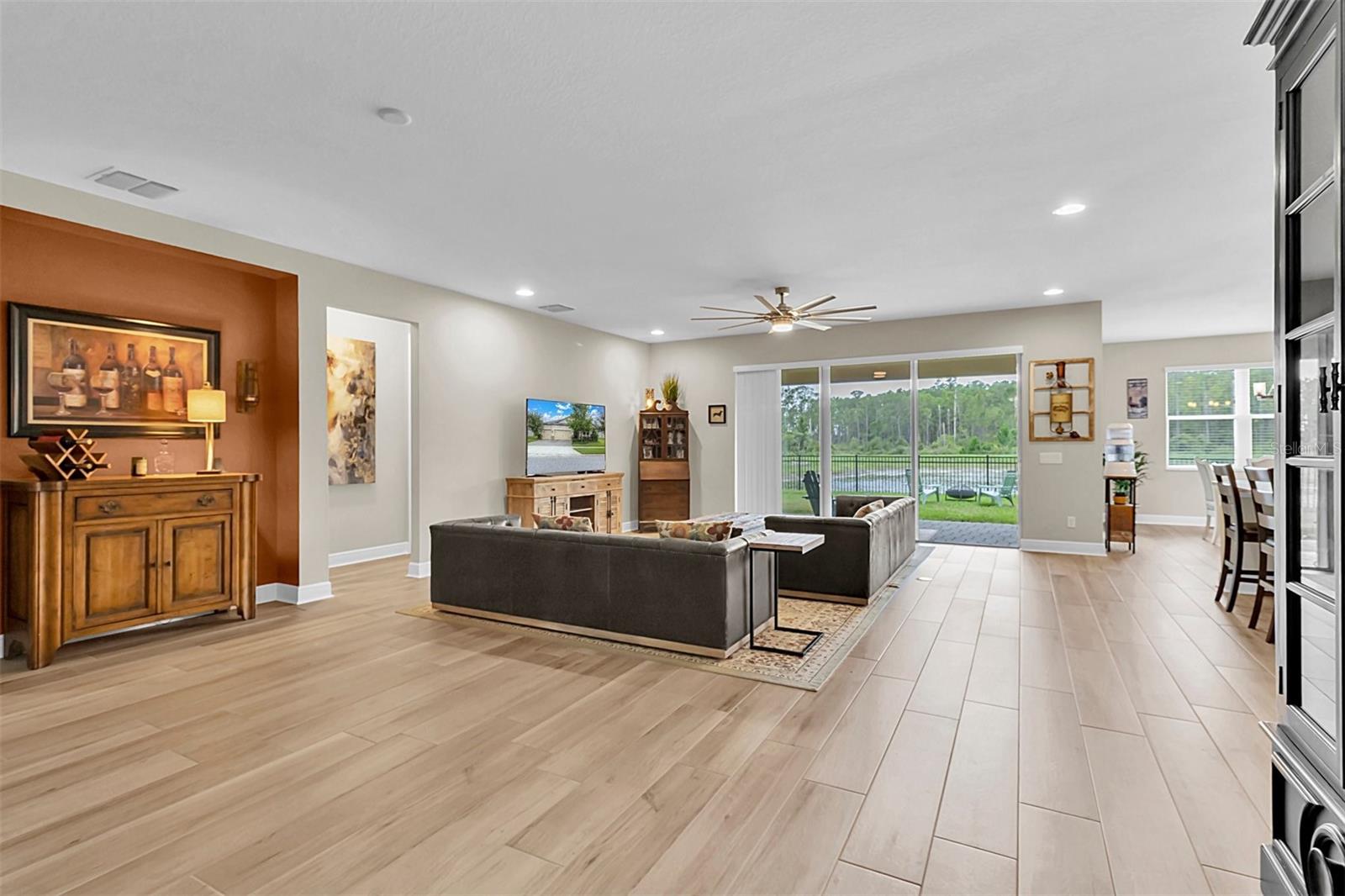Listing photo id 4 for 11876 Ranchers Gap Drive