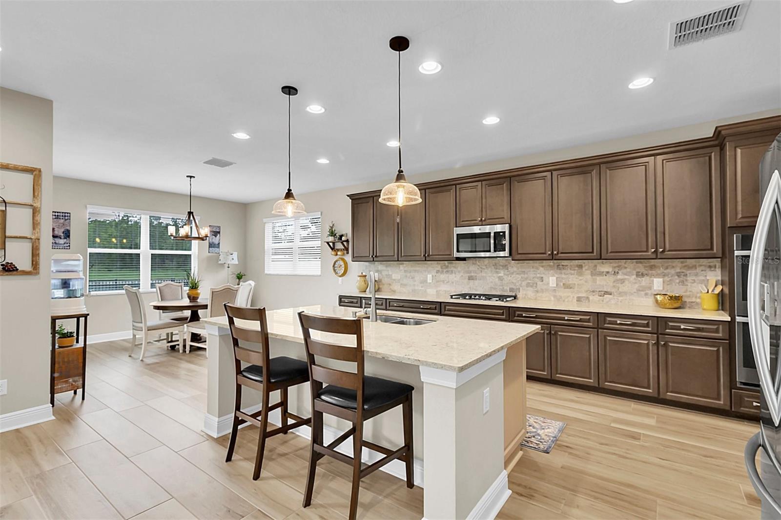 Listing photo id 5 for 11876 Ranchers Gap Drive