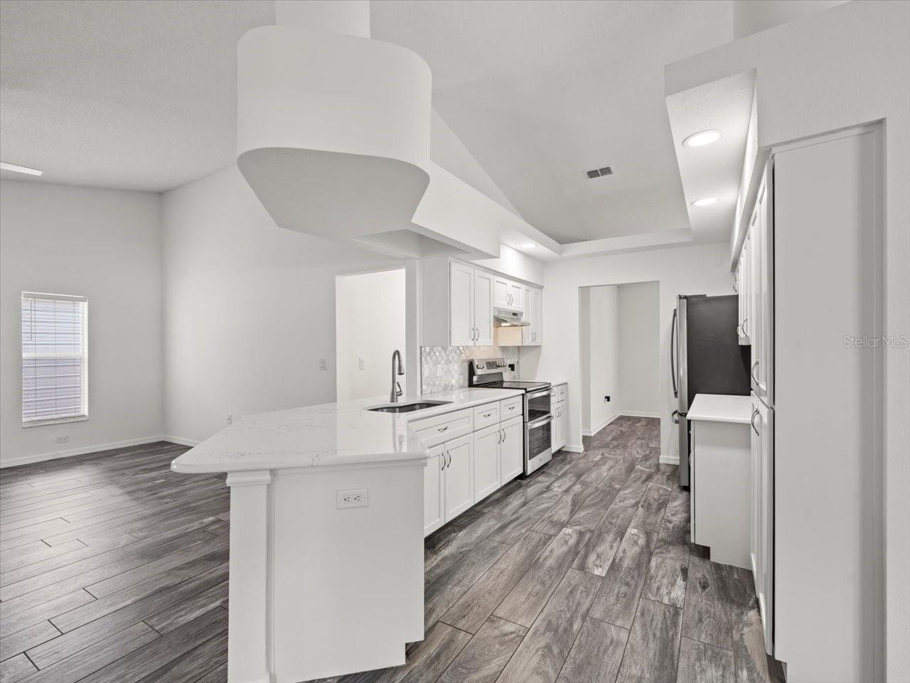 Image 23 of 70 For 15430 Oakcrest Circle