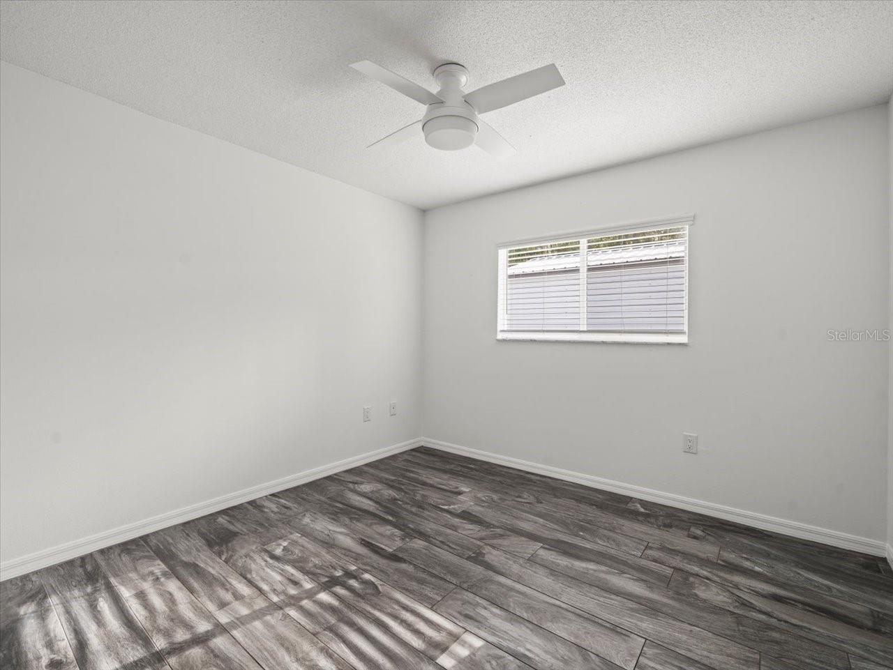 Image 36 of 70 For 15430 Oakcrest Circle