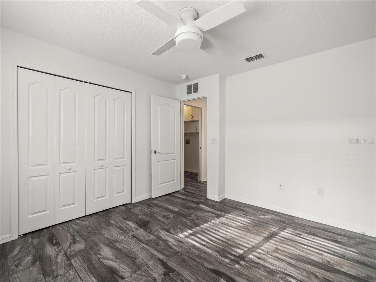 Image 37 of 70 For 15430 Oakcrest Circle