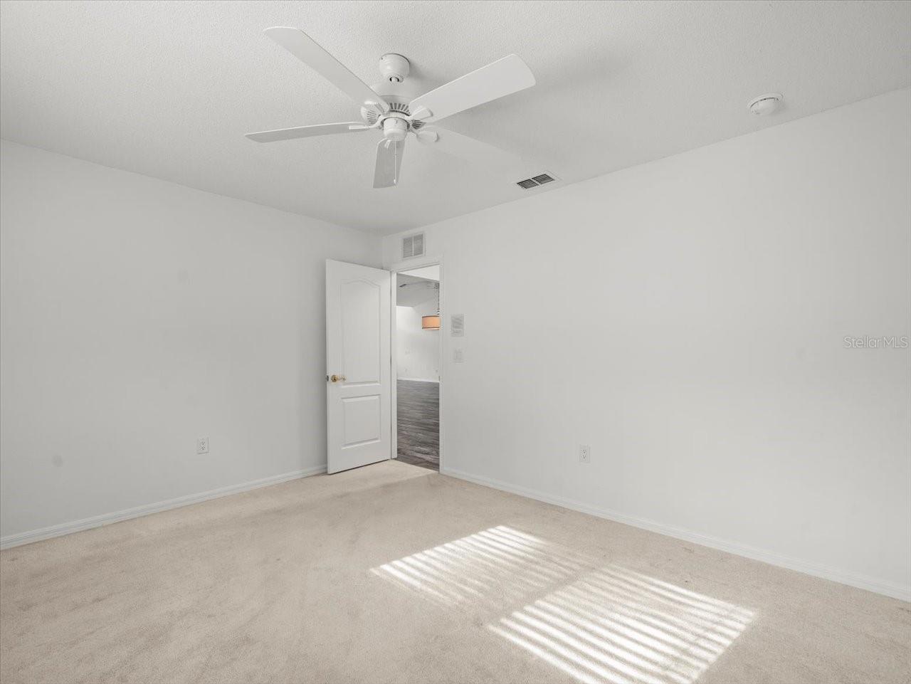 Image 39 of 70 For 15430 Oakcrest Circle
