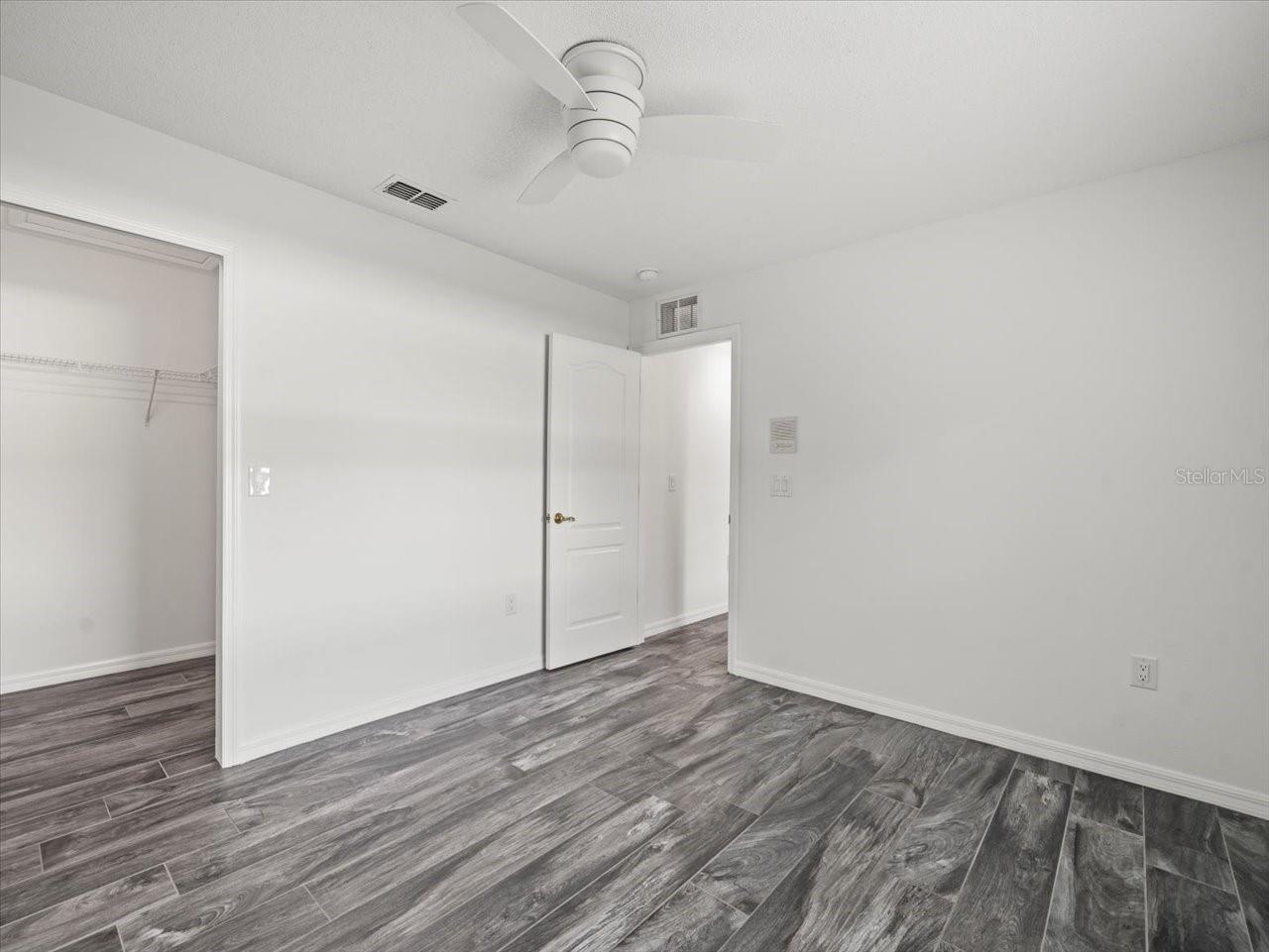 Image 42 of 70 For 15430 Oakcrest Circle