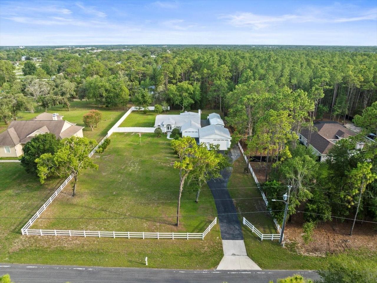 Image 5 of 70 For 15430 Oakcrest Circle