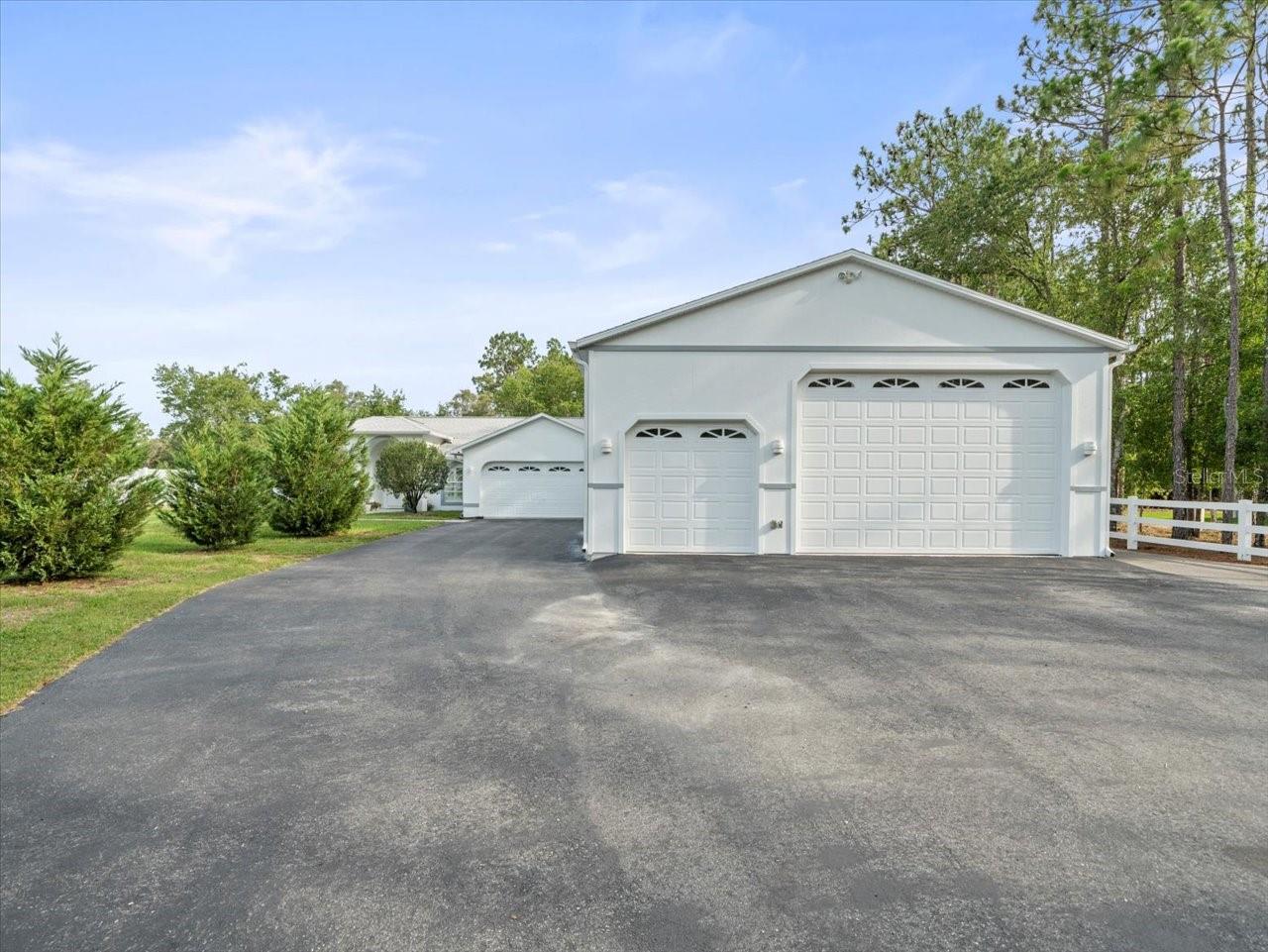 Image 8 of 70 For 15430 Oakcrest Circle