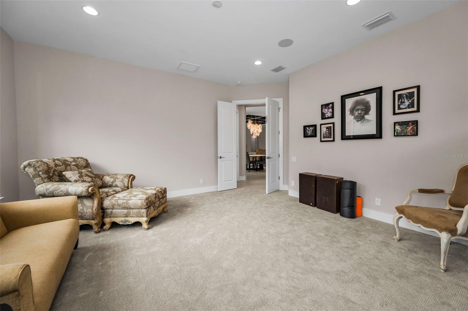 Image 33 of 97 For 9704 Milano Drive