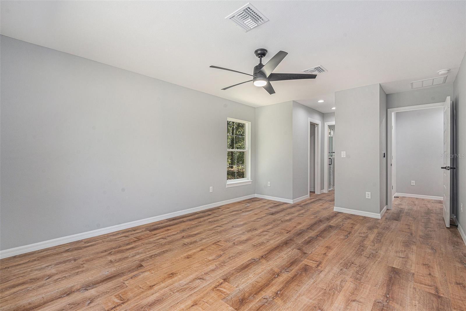 Listing photo id 15 for 7948 Santos Drive