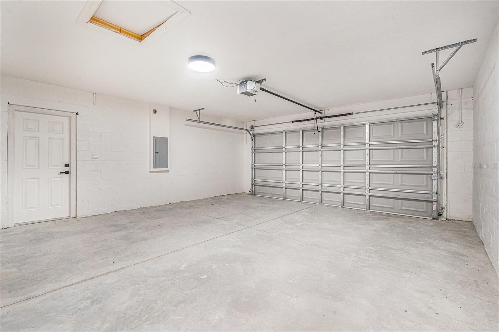 Listing photo id 22 for 7948 Santos Drive