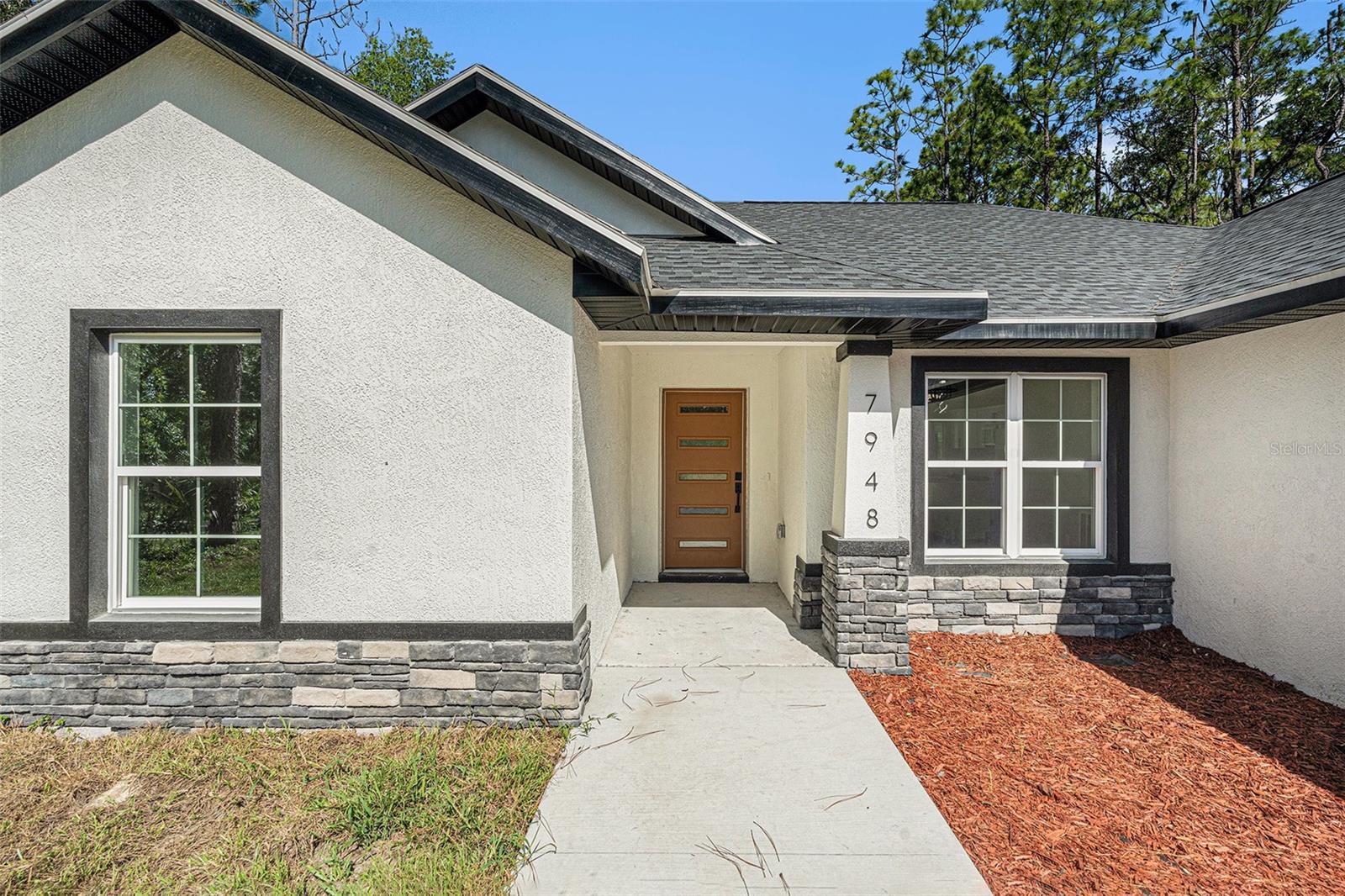 Listing photo id 2 for 7948 Santos Drive
