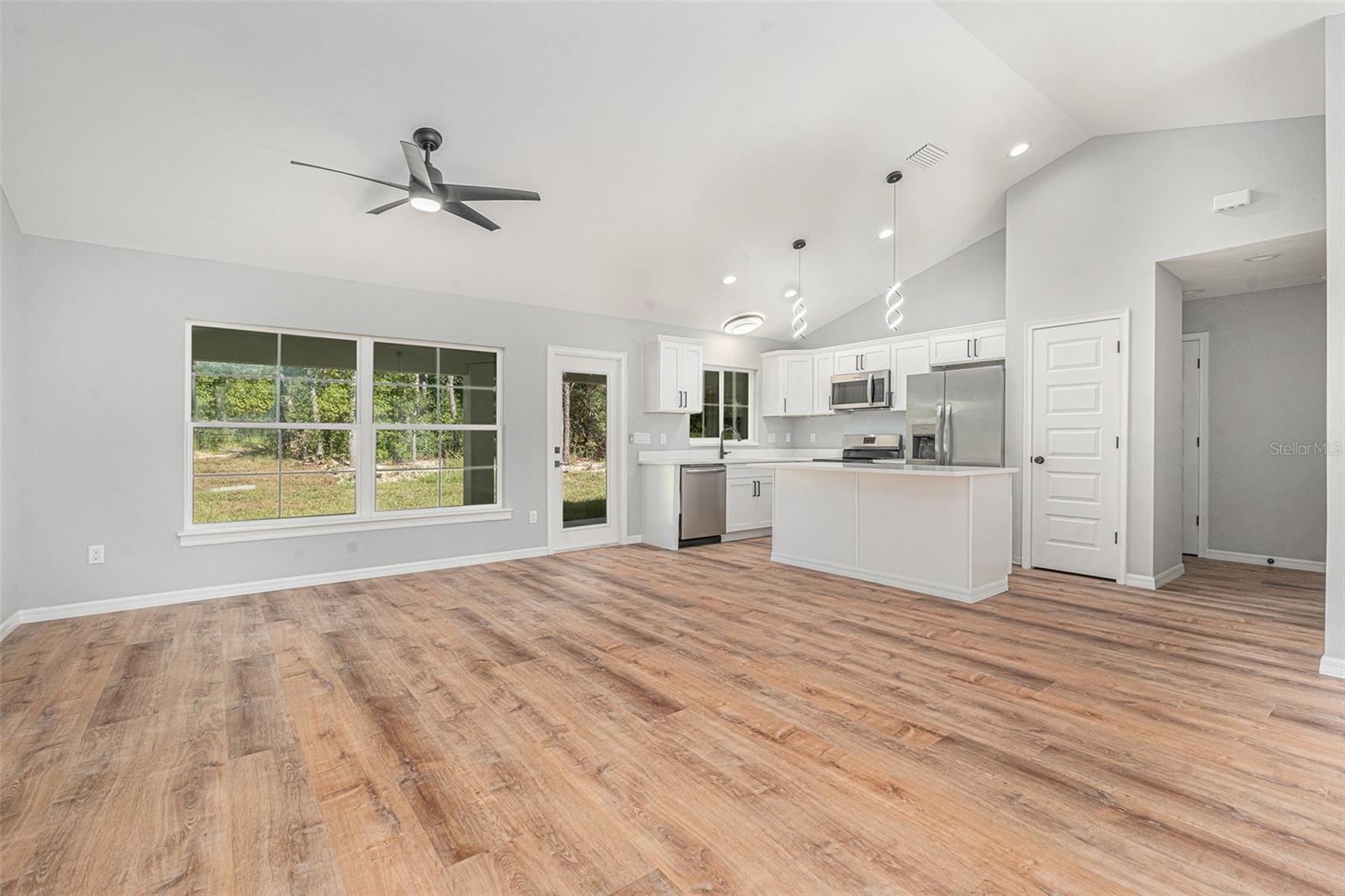 Listing photo id 3 for 7948 Santos Drive