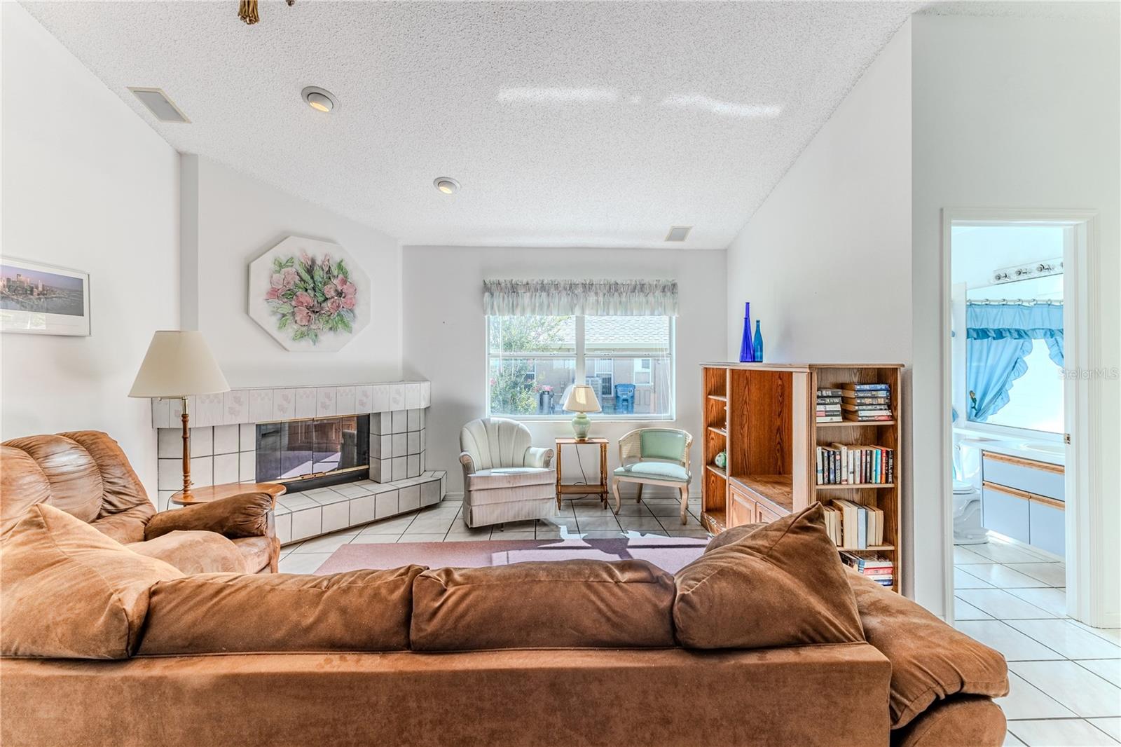 Image 13 of 53 For 10285 Rosetti Court