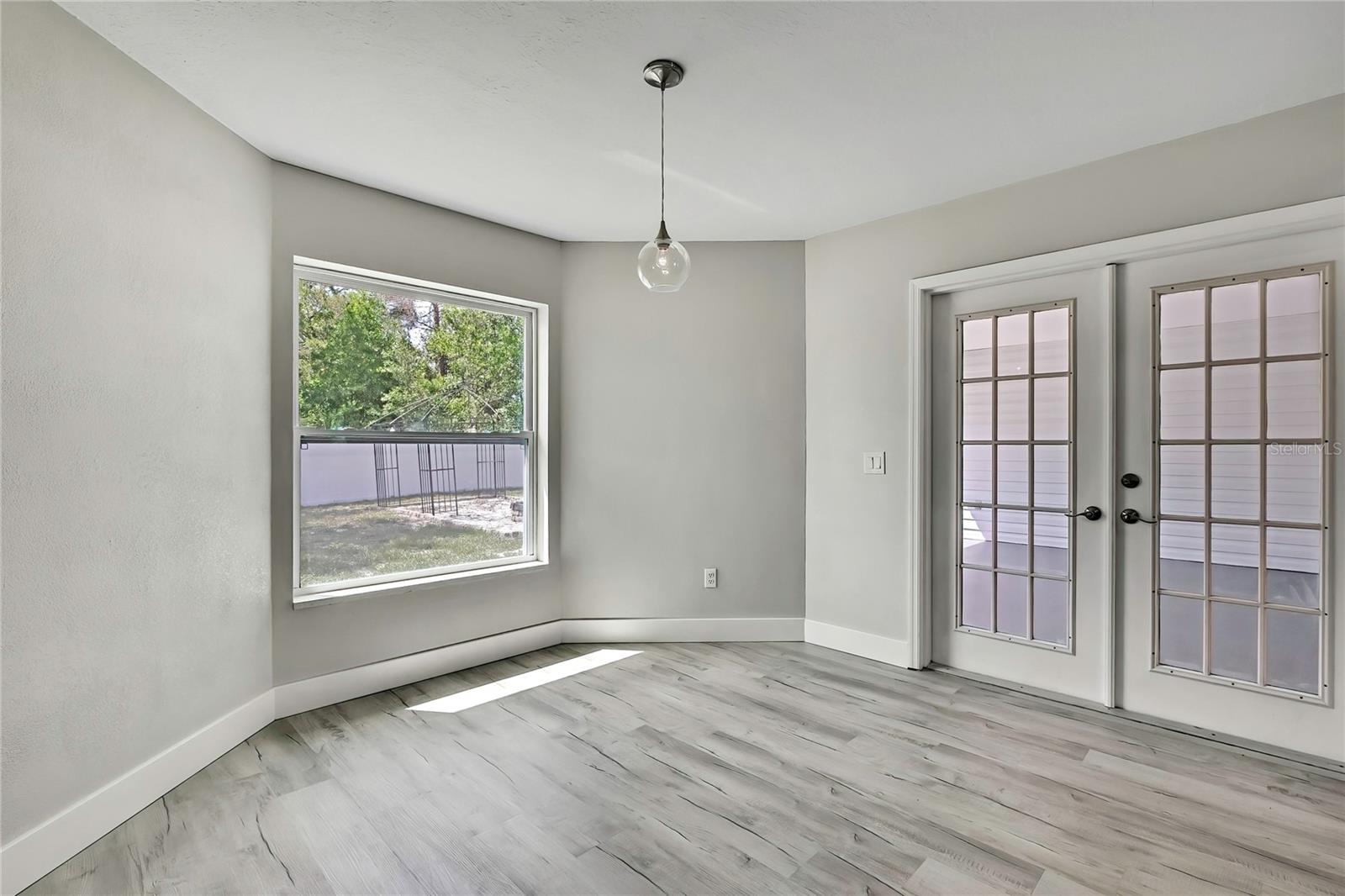 Listing photo id 20 for 4360 Talco Avenue
