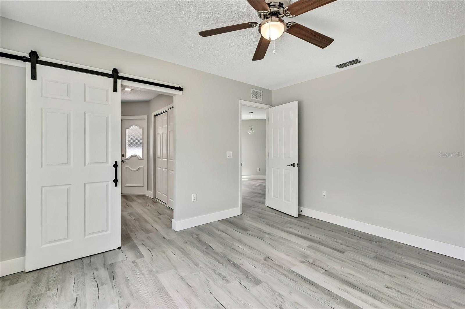 Listing photo id 23 for 4360 Talco Avenue