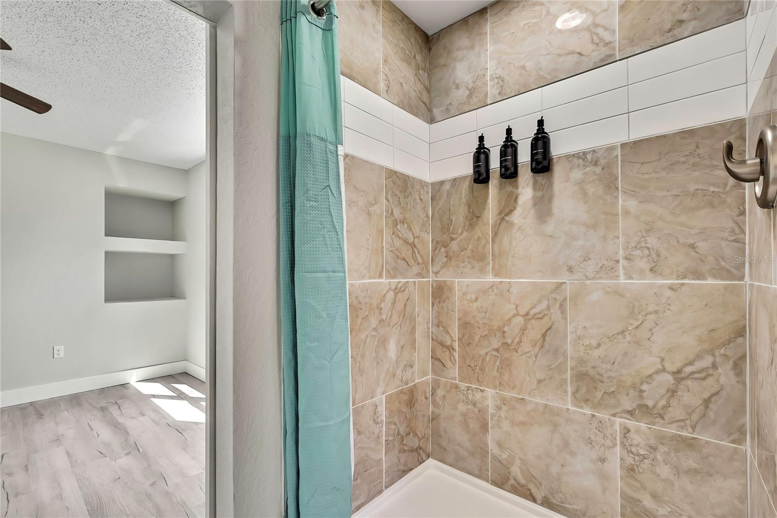 Listing photo id 26 for 4360 Talco Avenue