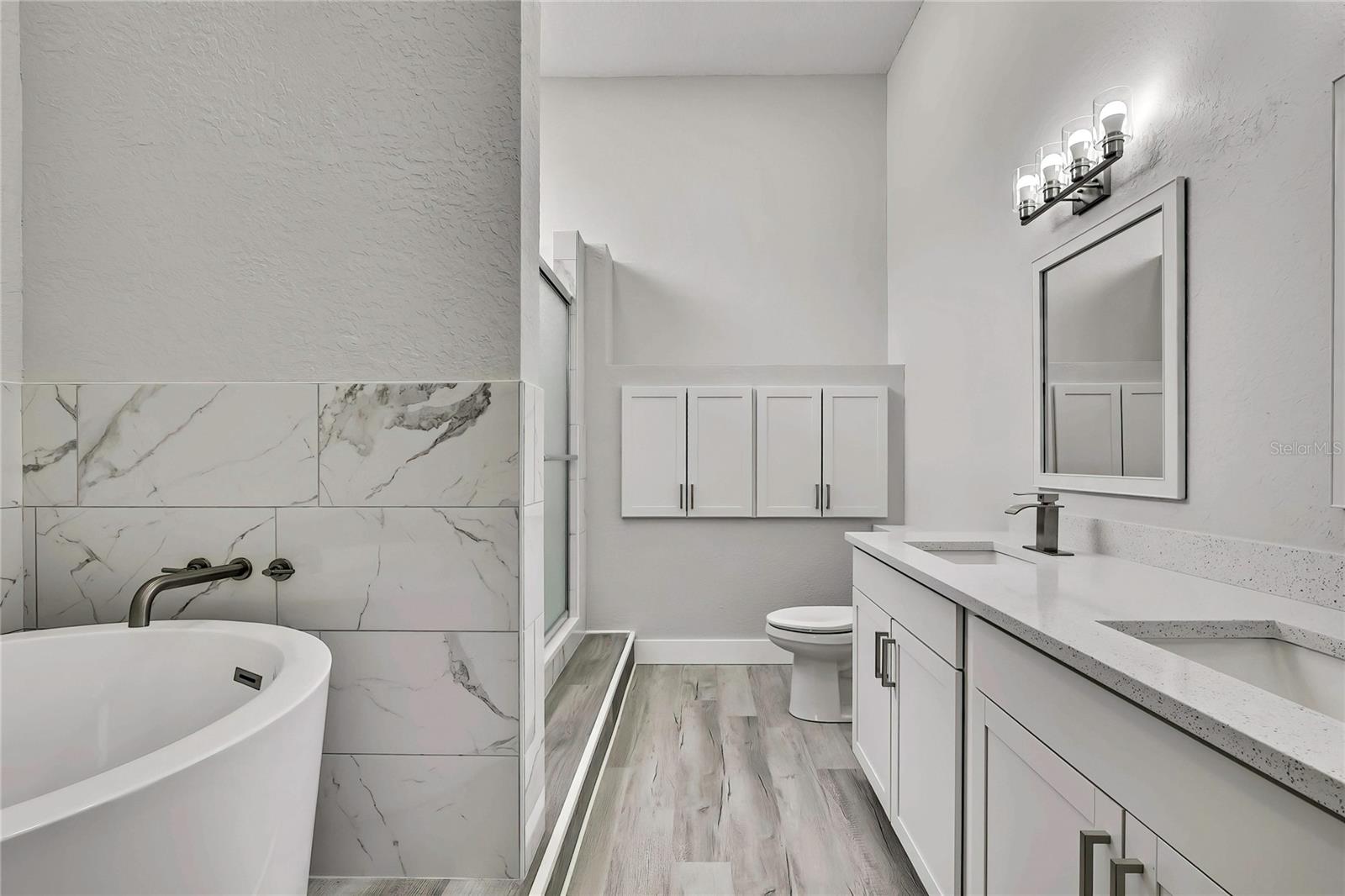 Listing photo id 37 for 4360 Talco Avenue