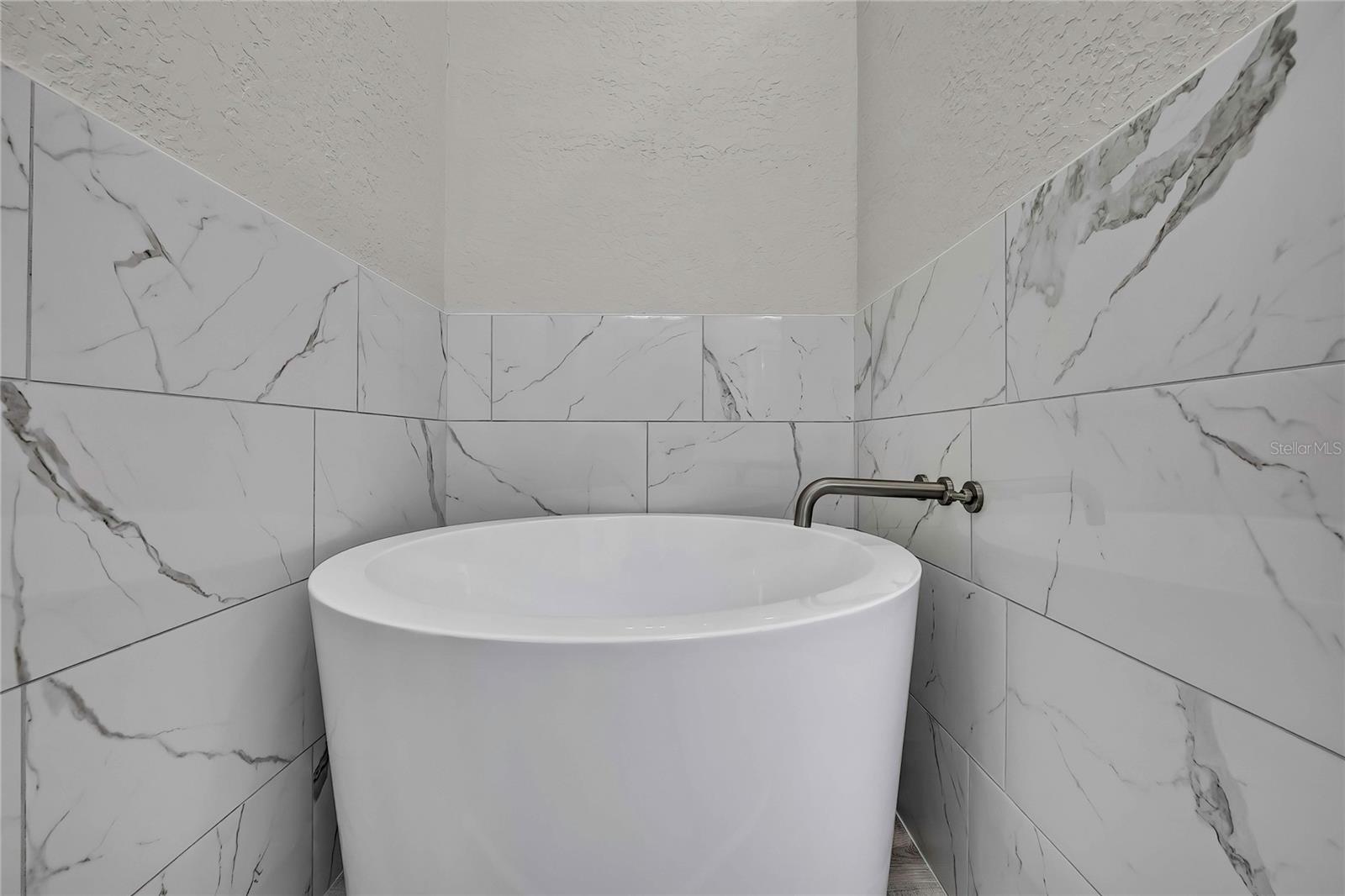 Listing photo id 40 for 4360 Talco Avenue