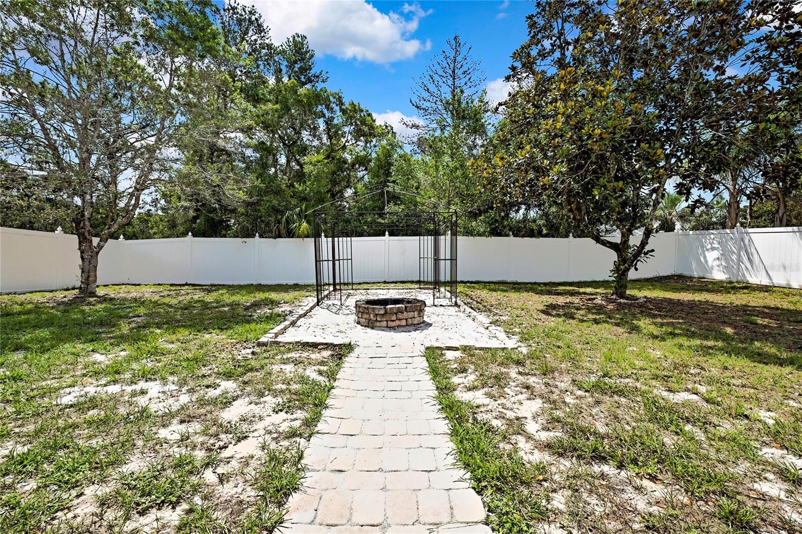 Listing photo id 47 for 4360 Talco Avenue