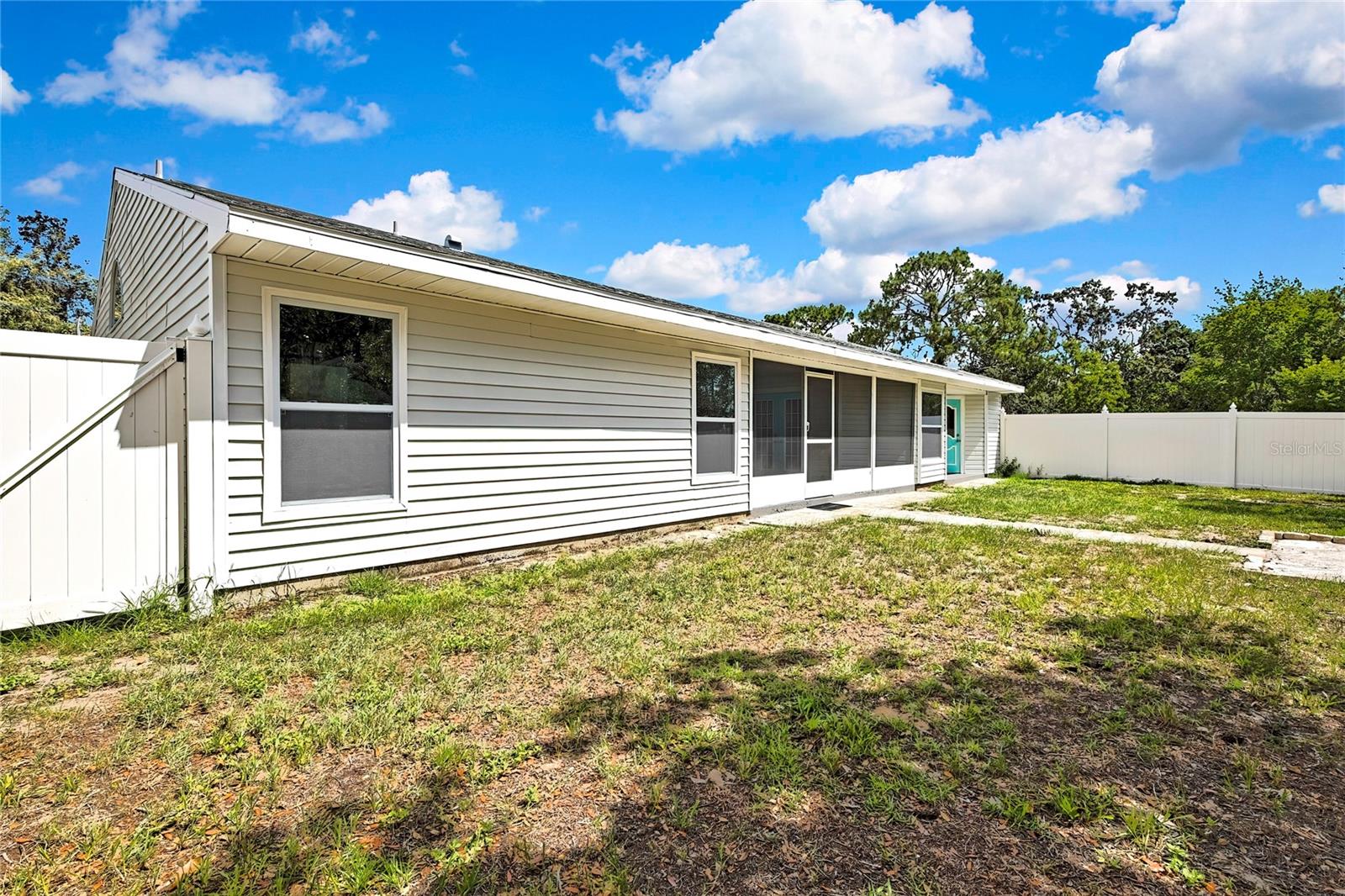 Listing photo id 48 for 4360 Talco Avenue