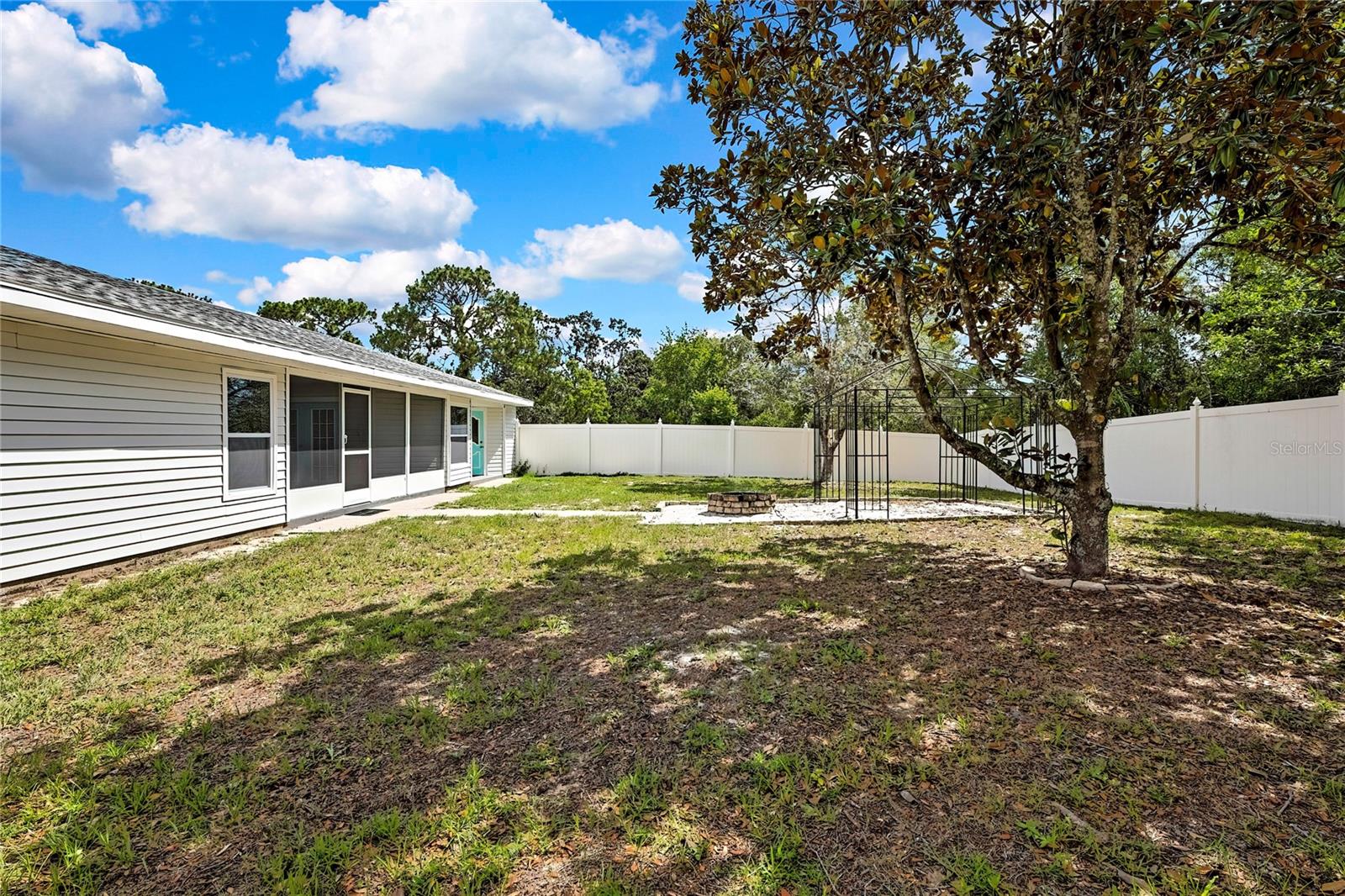 Listing photo id 49 for 4360 Talco Avenue