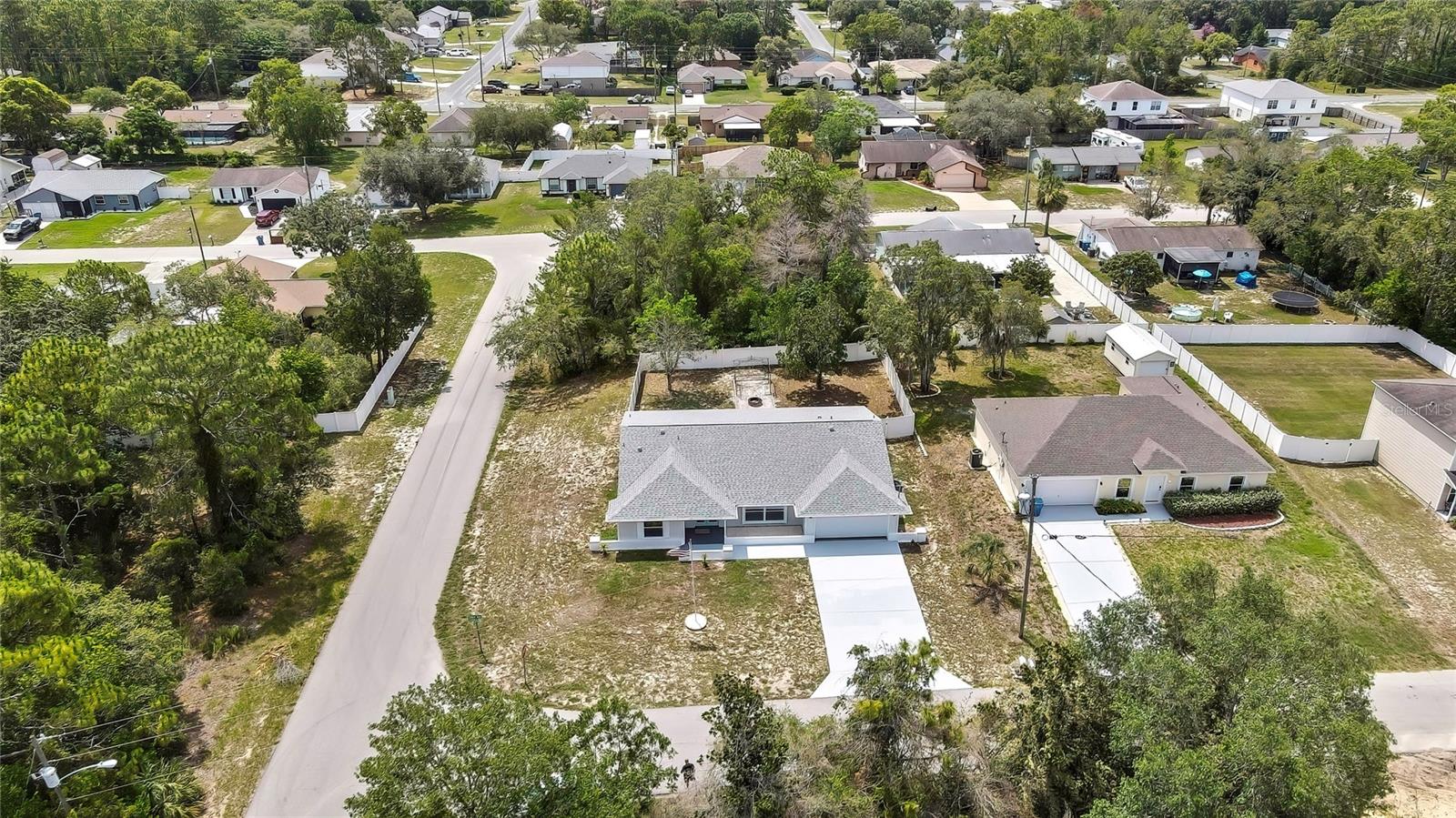 Listing photo id 53 for 4360 Talco Avenue