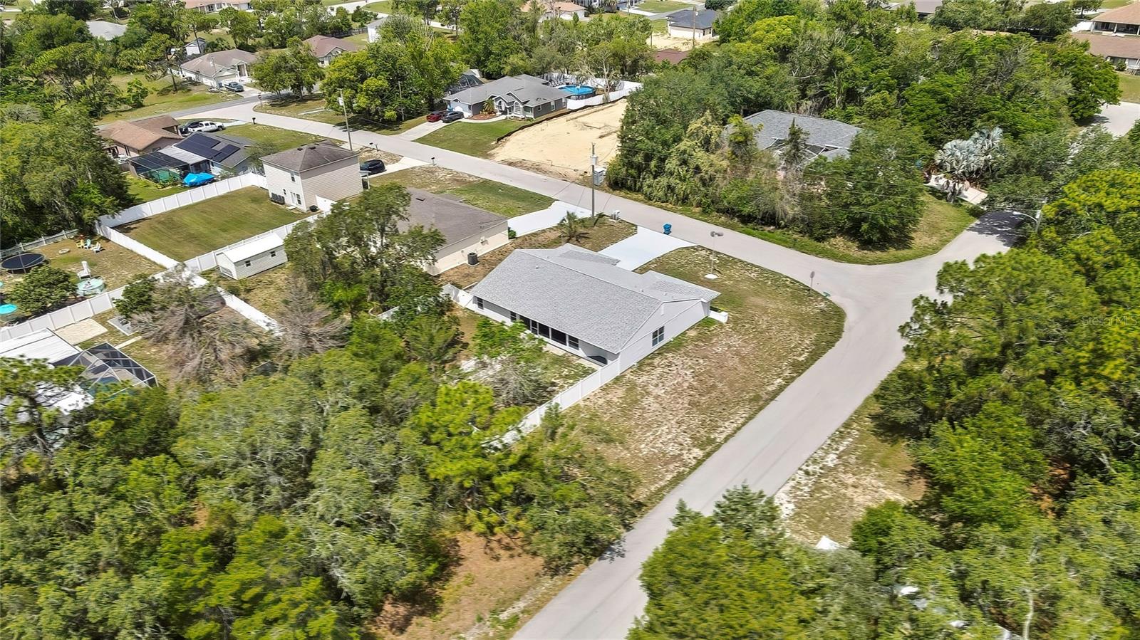 Listing photo id 58 for 4360 Talco Avenue