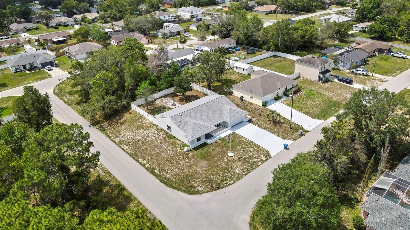 Listing photo id 60 for 4360 Talco Avenue