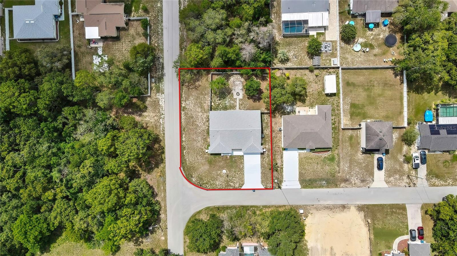 Listing photo id 62 for 4360 Talco Avenue
