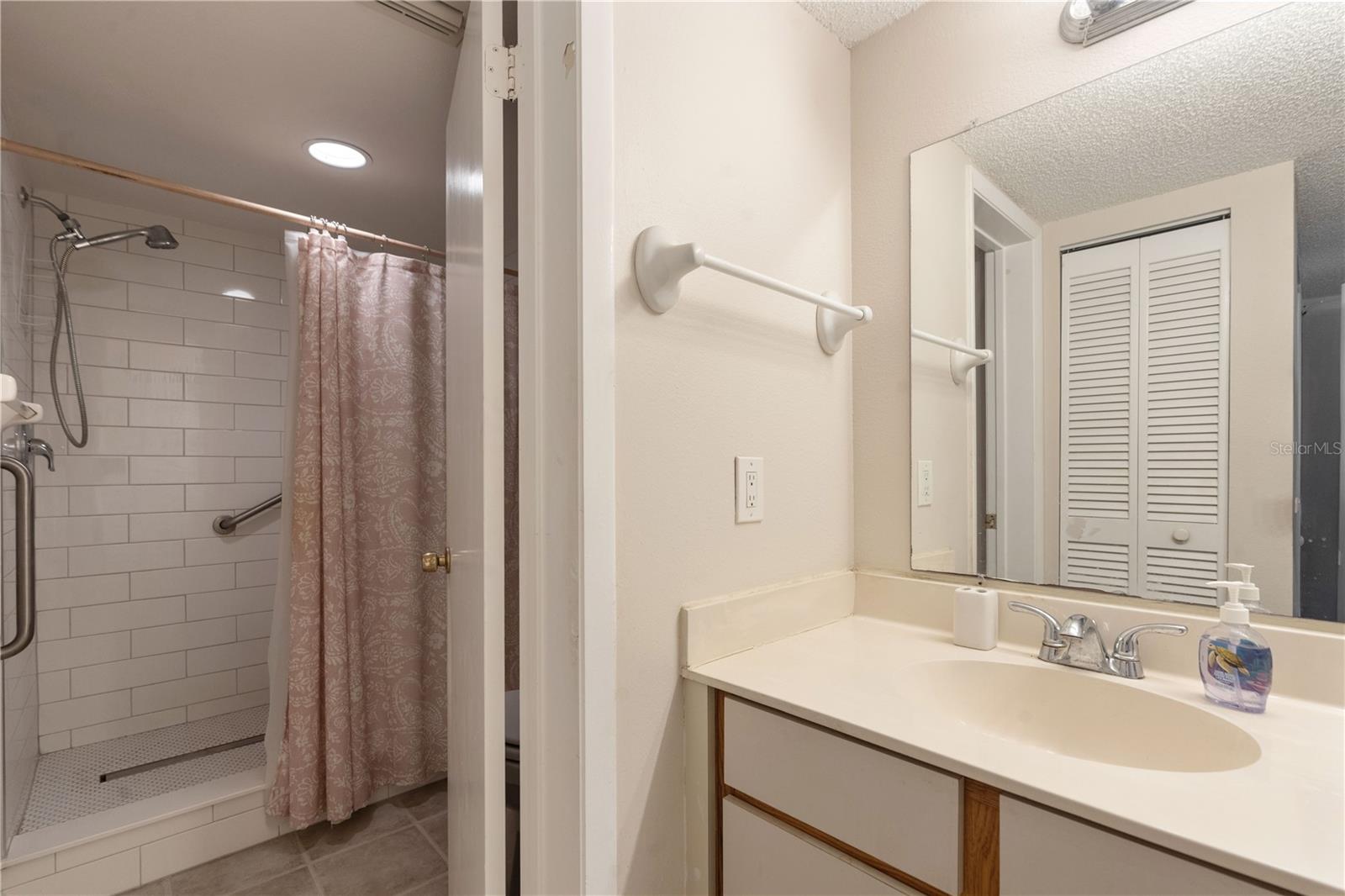 Image 12 of 37 For 6035 Sea Ranch Drive 410
