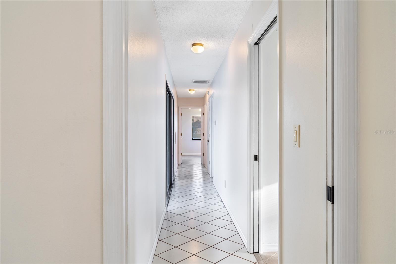 Image 40 of 48 For 8522 Cranes Roost Drive