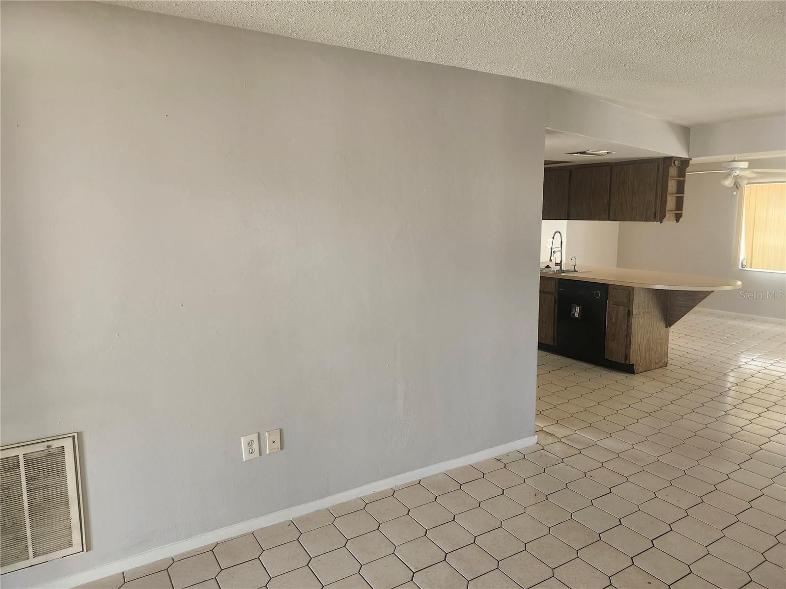 Image 11 of 27 For 7338 Foxbloom Drive