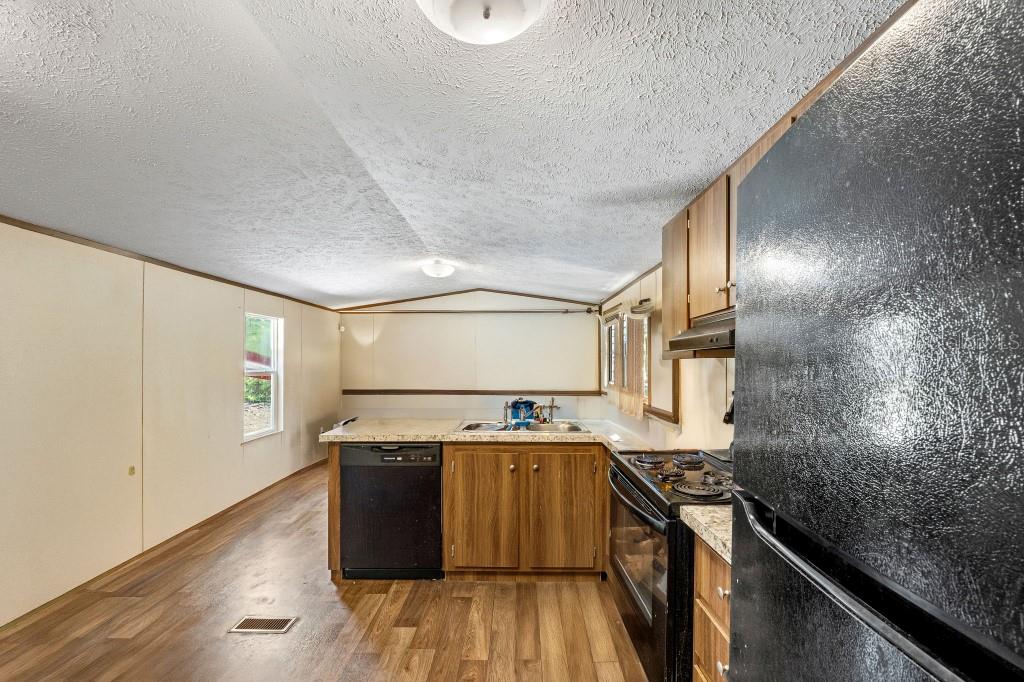 Image 4 of 32 For 14300 Beverly Drive
