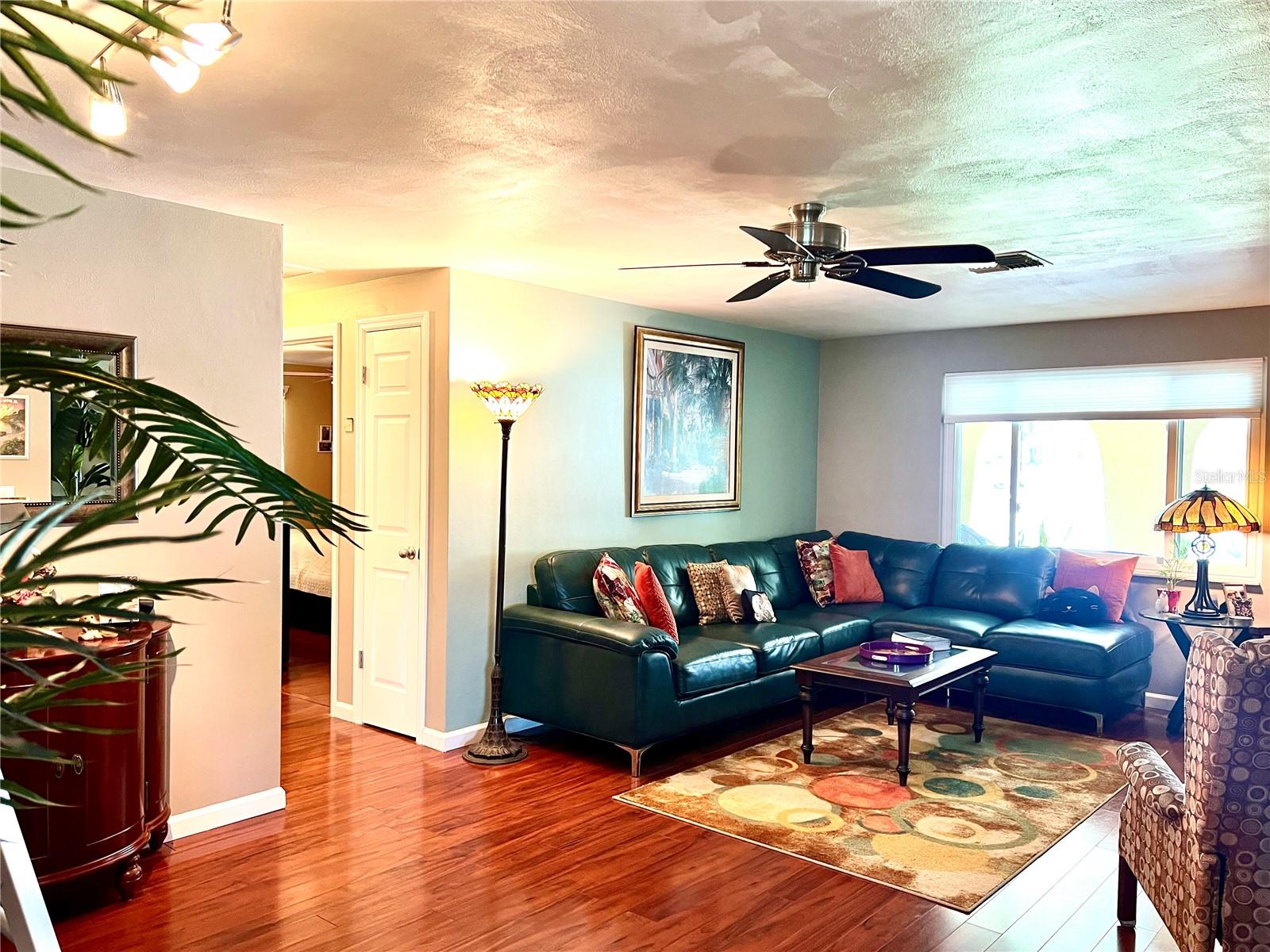 Image 11 of 37 For 3447 Paloma Dr