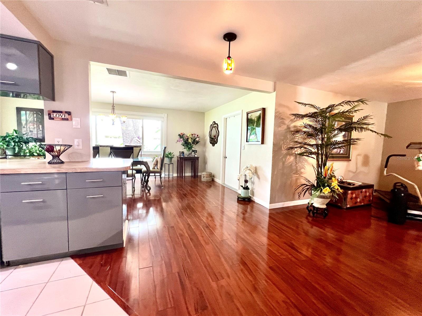 Image 30 of 37 For 3447 Paloma Dr