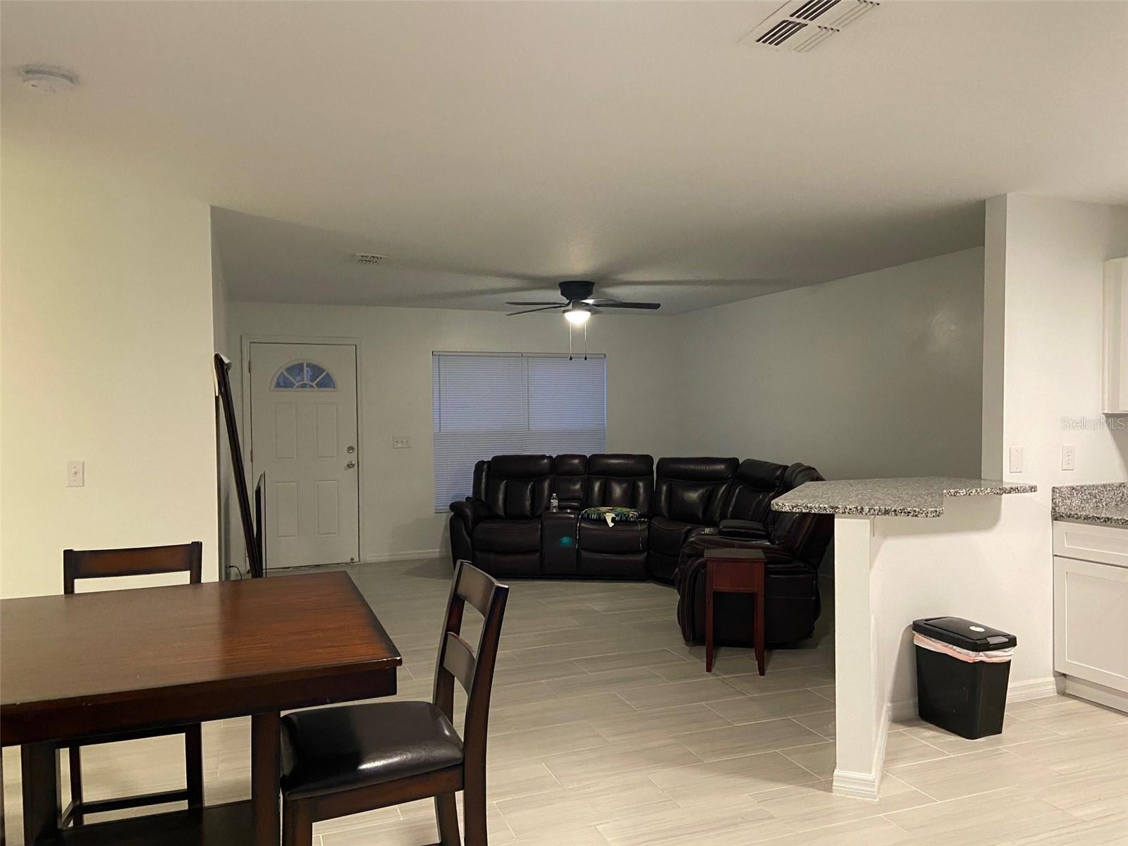 Image 4 of 25 For 12419 Lamont Avenue