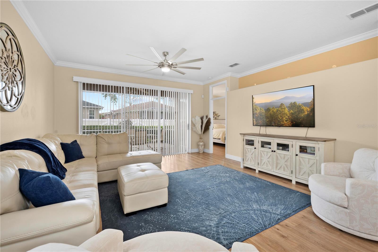 Listing photo id 8 for 15004 Middle Fairway Drive