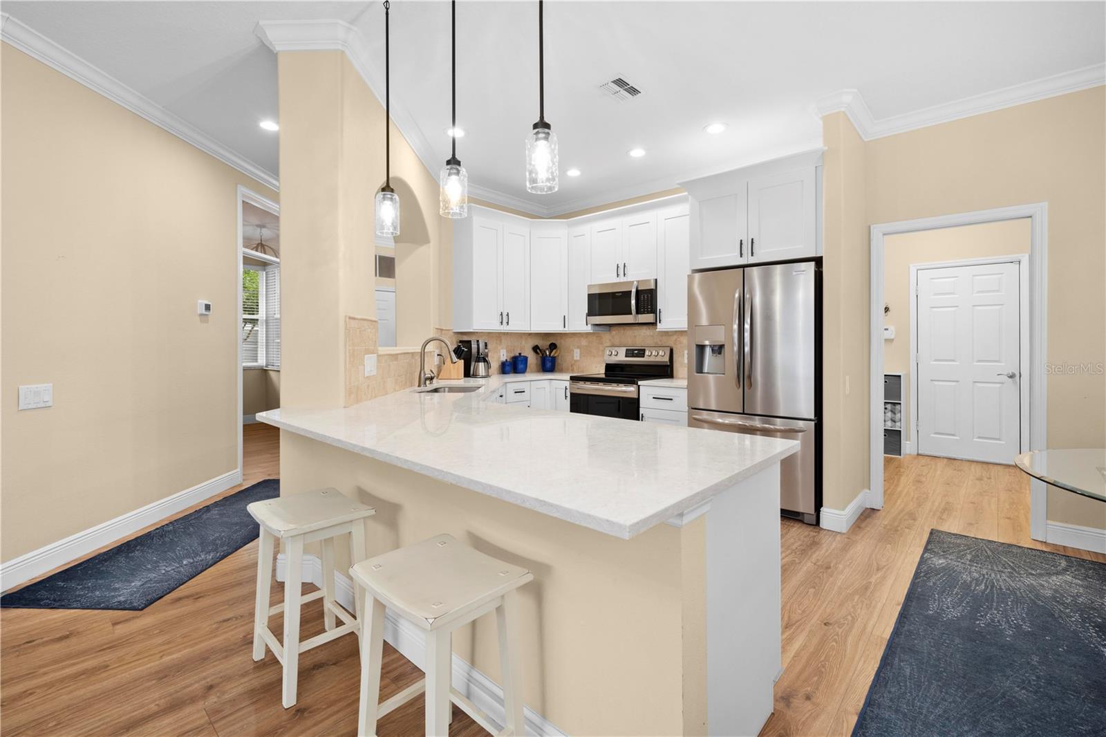 Listing photo id 12 for 15004 Middle Fairway Drive