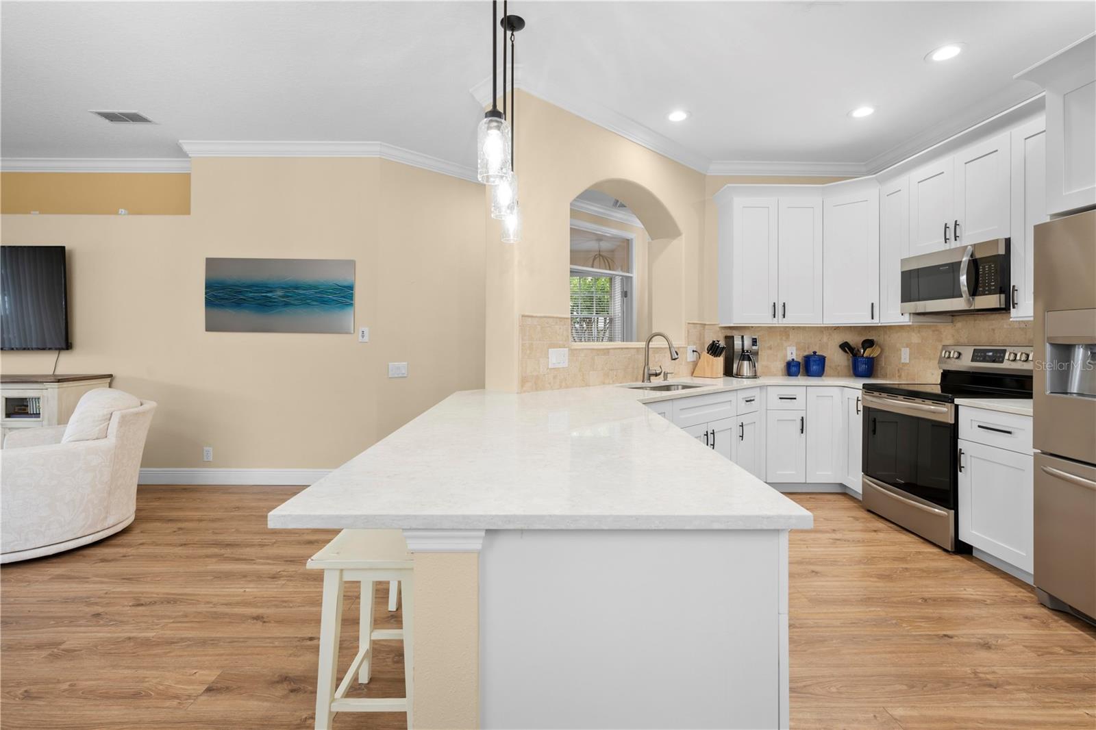 Listing photo id 13 for 15004 Middle Fairway Drive