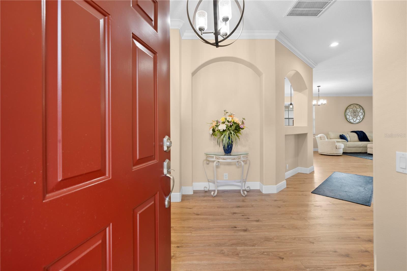 Listing photo id 0 for 15004 Middle Fairway Drive