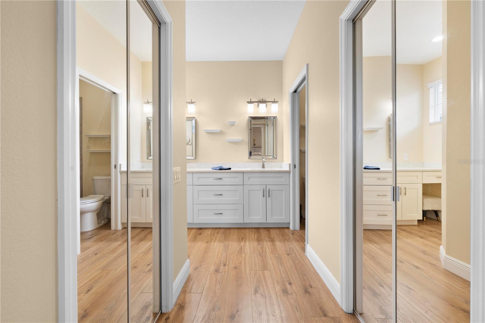 Listing photo id 22 for 15004 Middle Fairway Drive